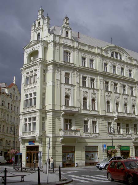 0042_Prague_building