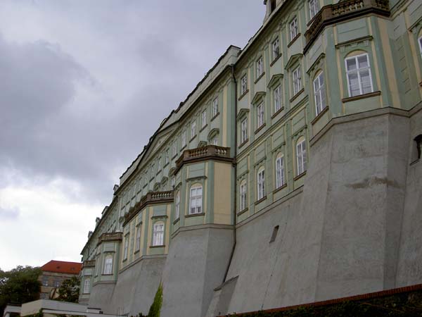 0091_Prague_castle_exterior