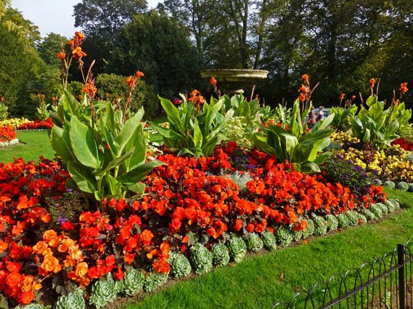 102_Bath_Royal_Crescent_gardens