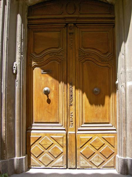3049_Arles_door