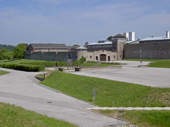 4033_Mauthausen_concentration_camp