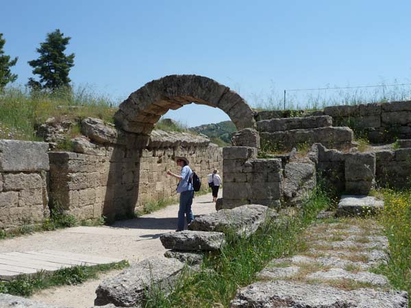 335_ancient_Olympia_entrance_to_stadium