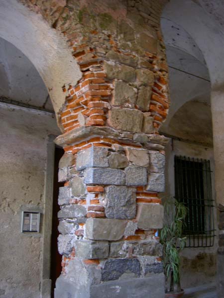 168_Montorosso pillar