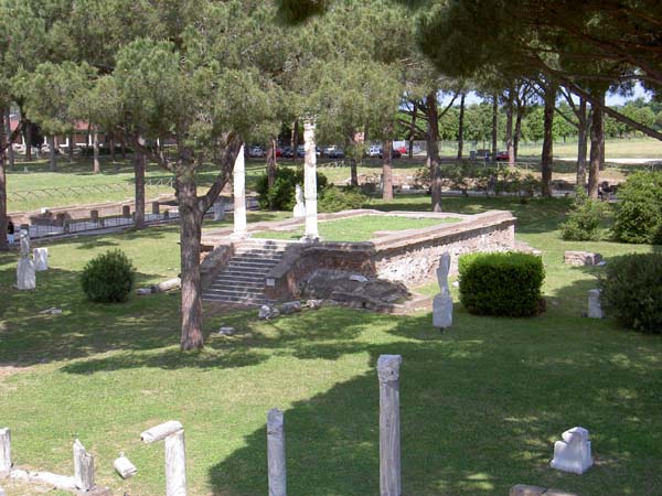 3091_Ostia Antica temple