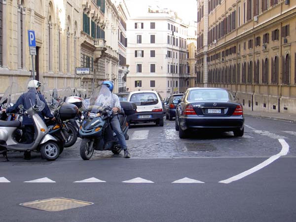 4081_Rome_Triple parking