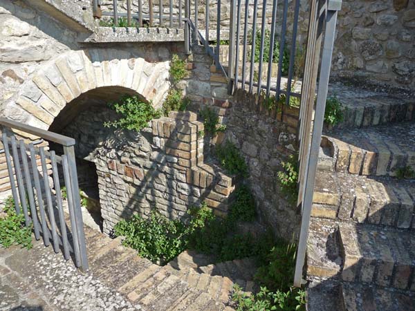 0195_Montone_stairs