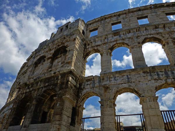 212_Pula_amphitheater