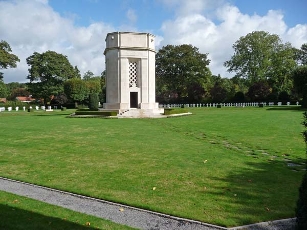 206_Flanders_Field_American_cemetary