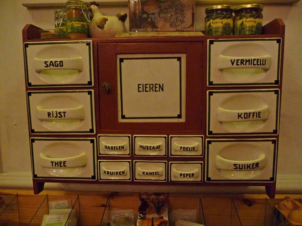 325_Delft_kitchen_storage_rack