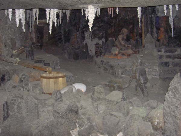 0180_Krakow_Wieliczka_salt_mines_statues