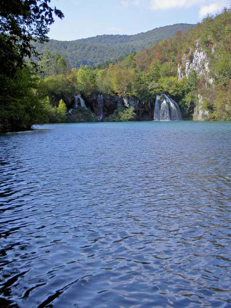 3051_Plitvice_lake_and_falls