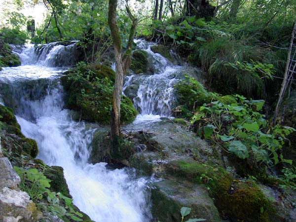 3053_Plitvice_small_falls