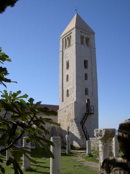 3139_Croatia_Rab_Island_old_chapel_tower