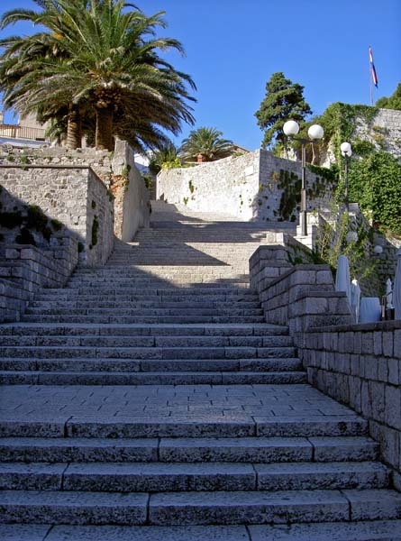 3151_Croatia_Rab_Island_grand_staircase_in_morning