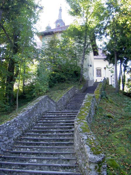 4106_Lake_Bled_back_stairs_on_island