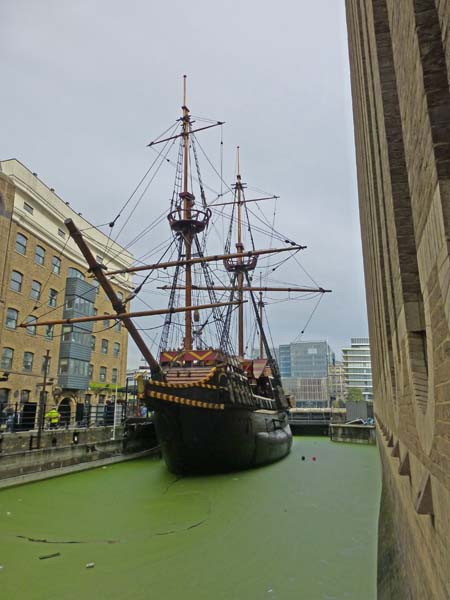 1180_London_Golden_Hinde_replica