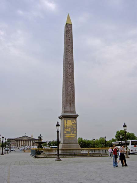 0115g_Paris_obelisk_at_Place_de_la_Concorde