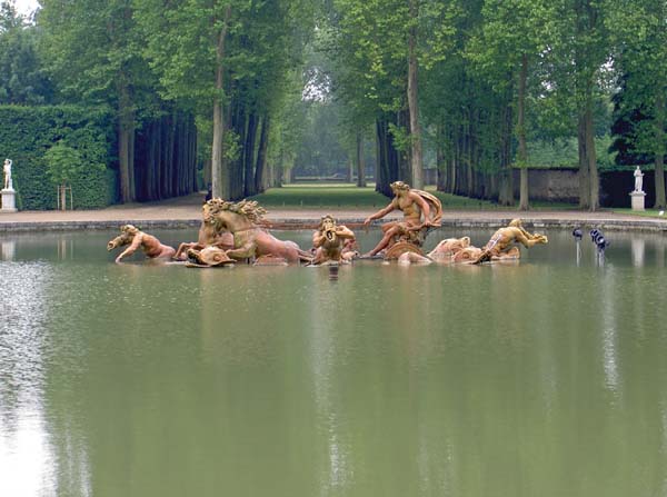 0115p_Versailles_Gardens_fountain