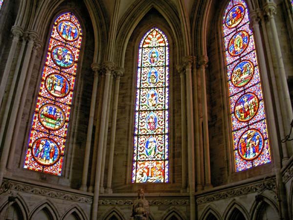 0177_Bayeux_cathedral_window