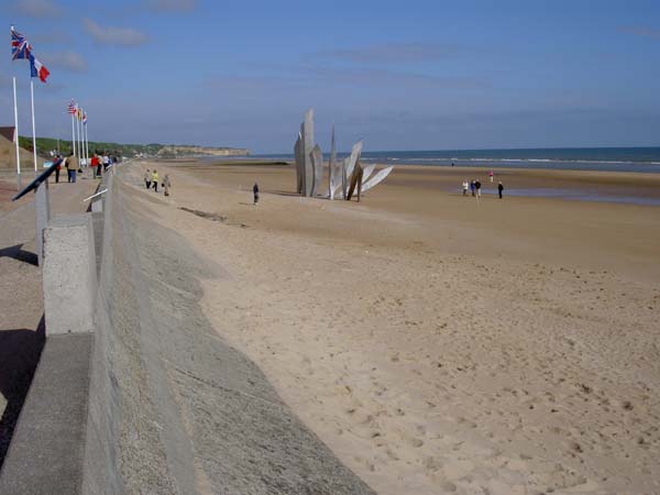 0188_Normandy_Omaha_beach_sculpture