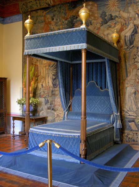 2088_Chenonceaux_bed