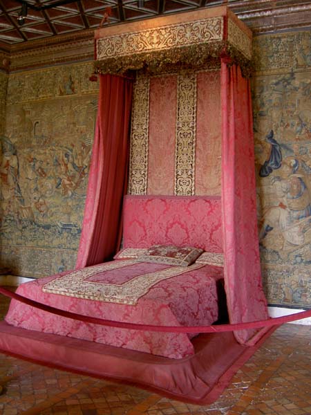 2091_Chenonceaux_bed