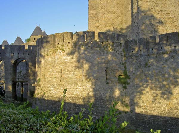 2191_Carcassonne_exterior_sunrise