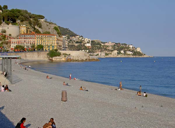 3092_Nice_beach_looking_east