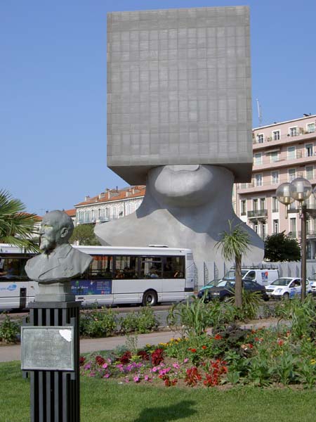 3096_Nice_sculpture_at_Museum_of_Modern_Art