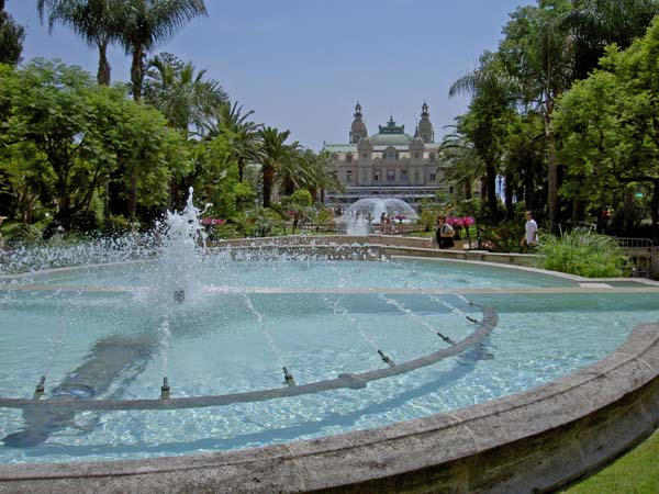 3140_Monaco_fountain_at_Monte_Carlo_casino