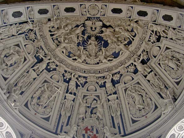 134_Trier_cathedral_ceiling_at_rear