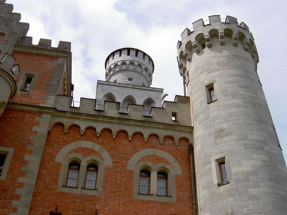 3099_Neuschwanstein_front_closeup