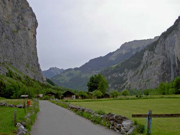 2146_Lauterbrunnen_valley