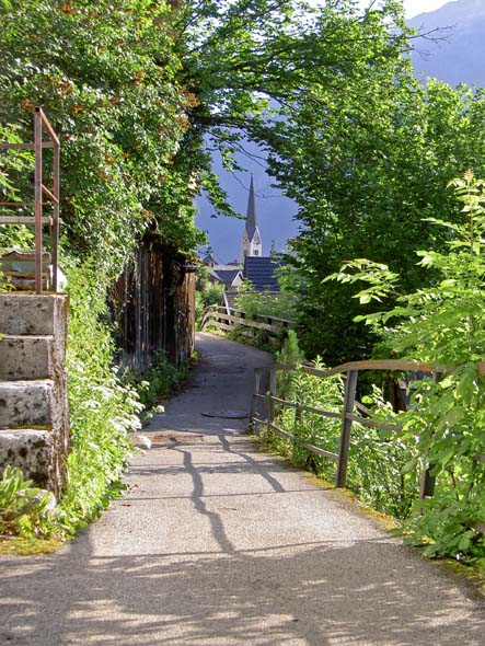 4022_Hallstatt_Dr_Morton_Weg_path