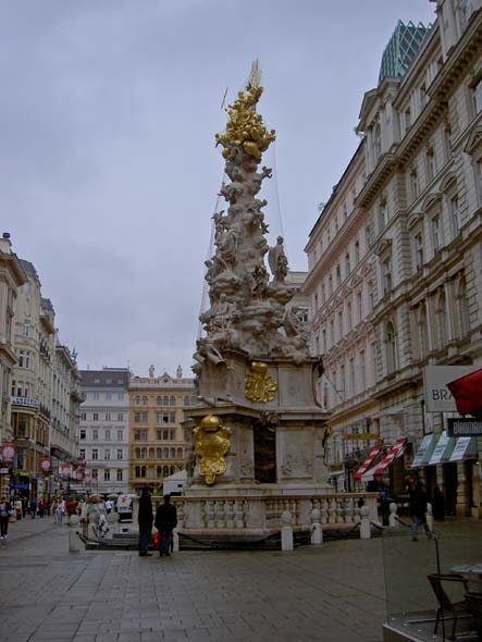 4083_Vienna_Plague_monument_on_Graben