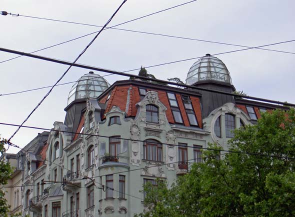 4104_Vienna_apartment_building