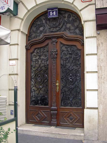 4117_Vienna_door