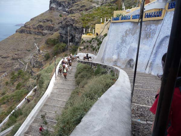 139_Santorini_stairs_down_to_old_port