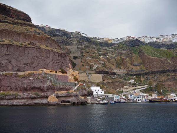 185_Santorini_Fira_town_and_old_port