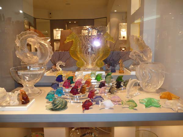 196_Santorini_shop_window_Lalique