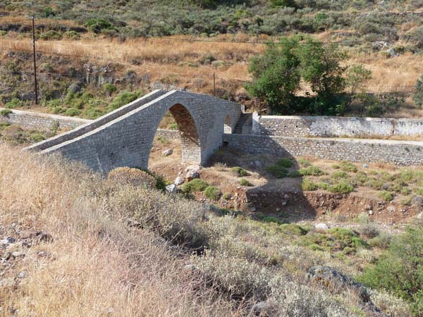 698_Hydra_coast_hike_bridge_near_Vlychos