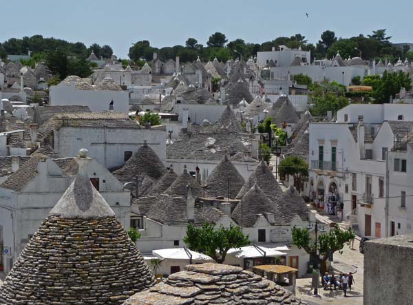 166_Alberobella_trulli