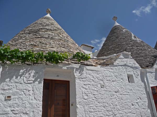 172_Alberobella_trulli