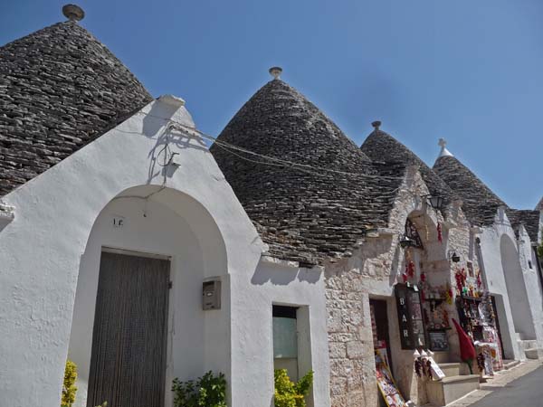 175_Alberobella_trulli