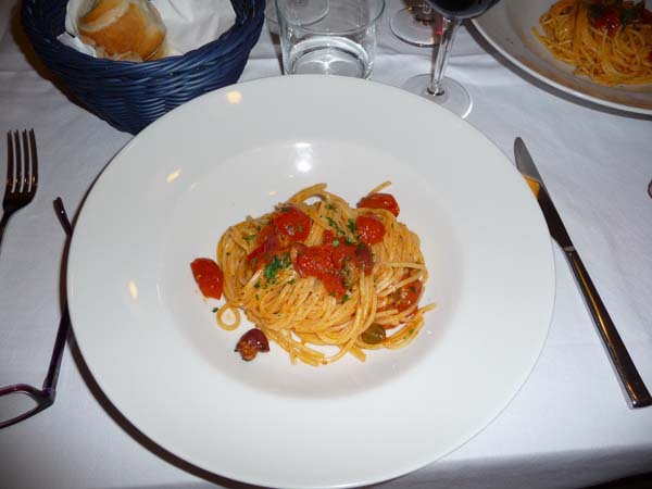 880_Naples_last_group_dinner_pasta_puttanesca