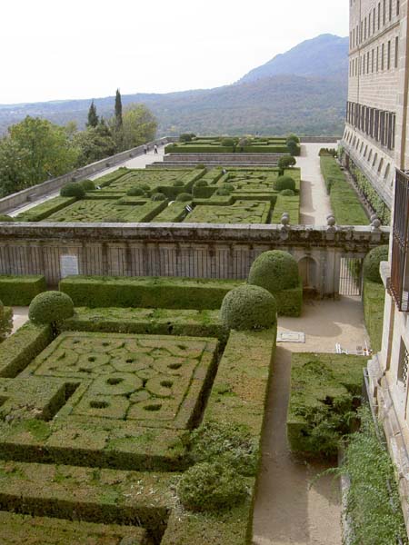 075_El Escorial garden