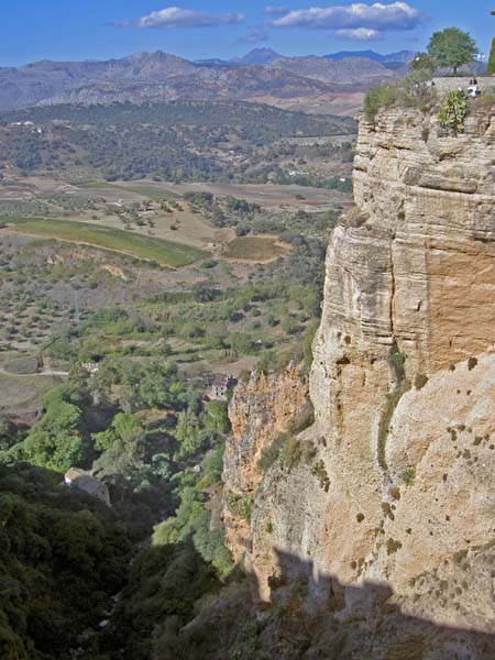 2059_Ronda_cliff_and_valley