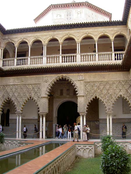 2135_alcazar_courtyard