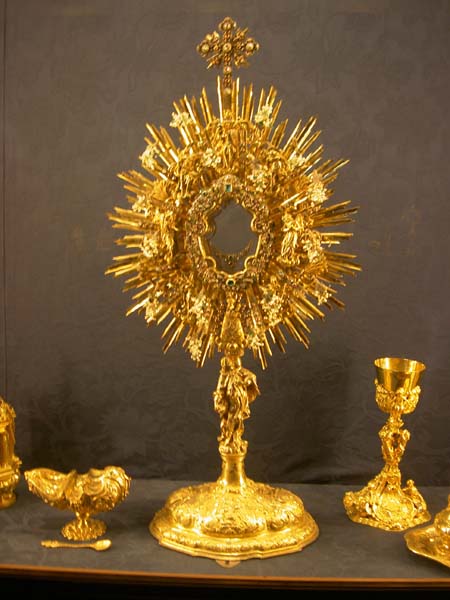 2158_gold_monstrance