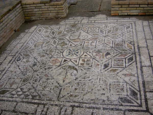 3022_villa_mosaic_floor